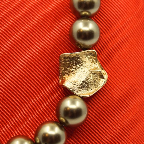 Ole Lynggaard; Clasp of 14k gold Ole Lynggaard; Clasp of 14k gold